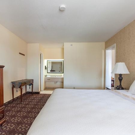 Days Inn By Wyndham Shenandoah The Woodlands Extérieur photo