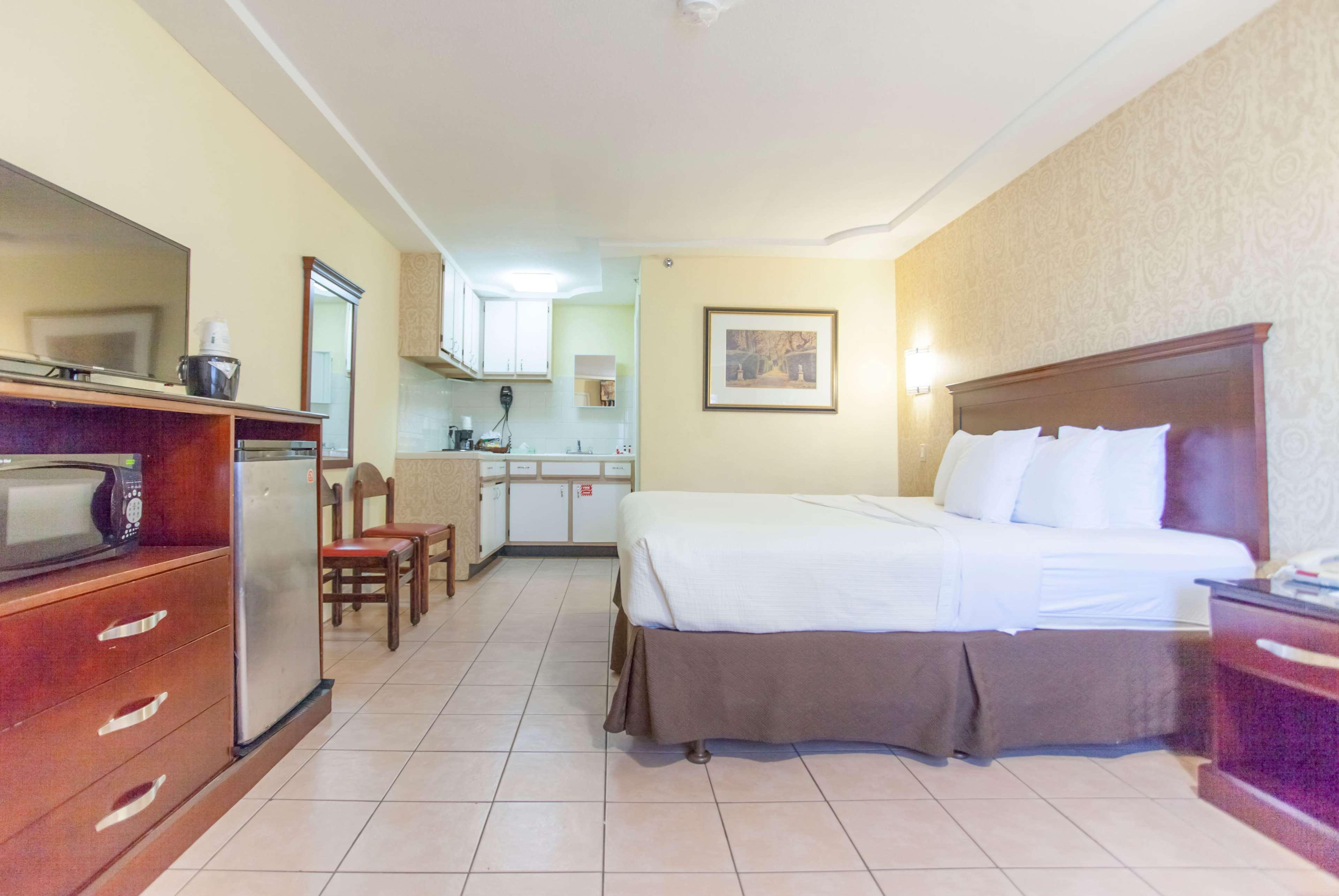 Days Inn By Wyndham Shenandoah The Woodlands Extérieur photo