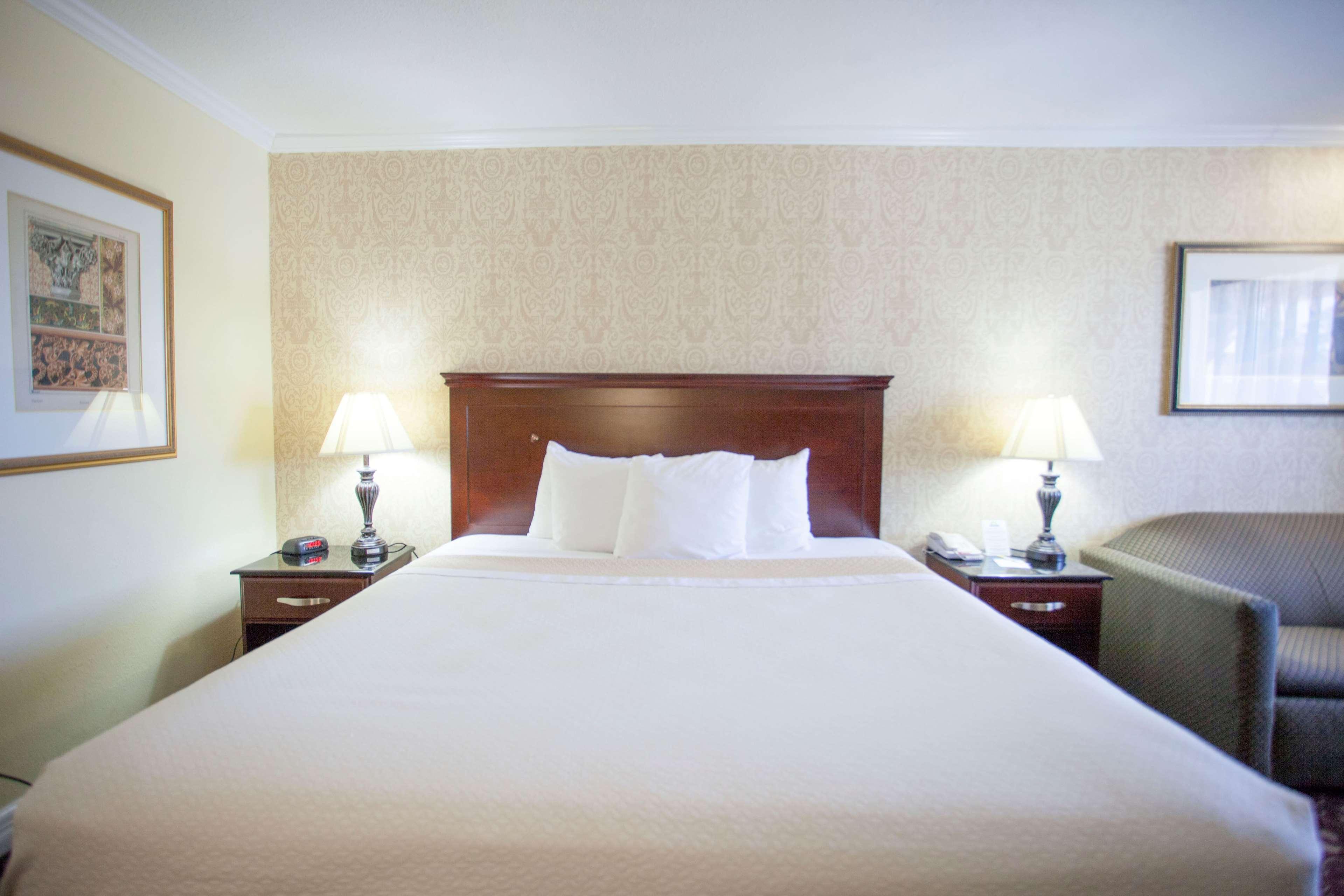 Days Inn By Wyndham Shenandoah The Woodlands Extérieur photo