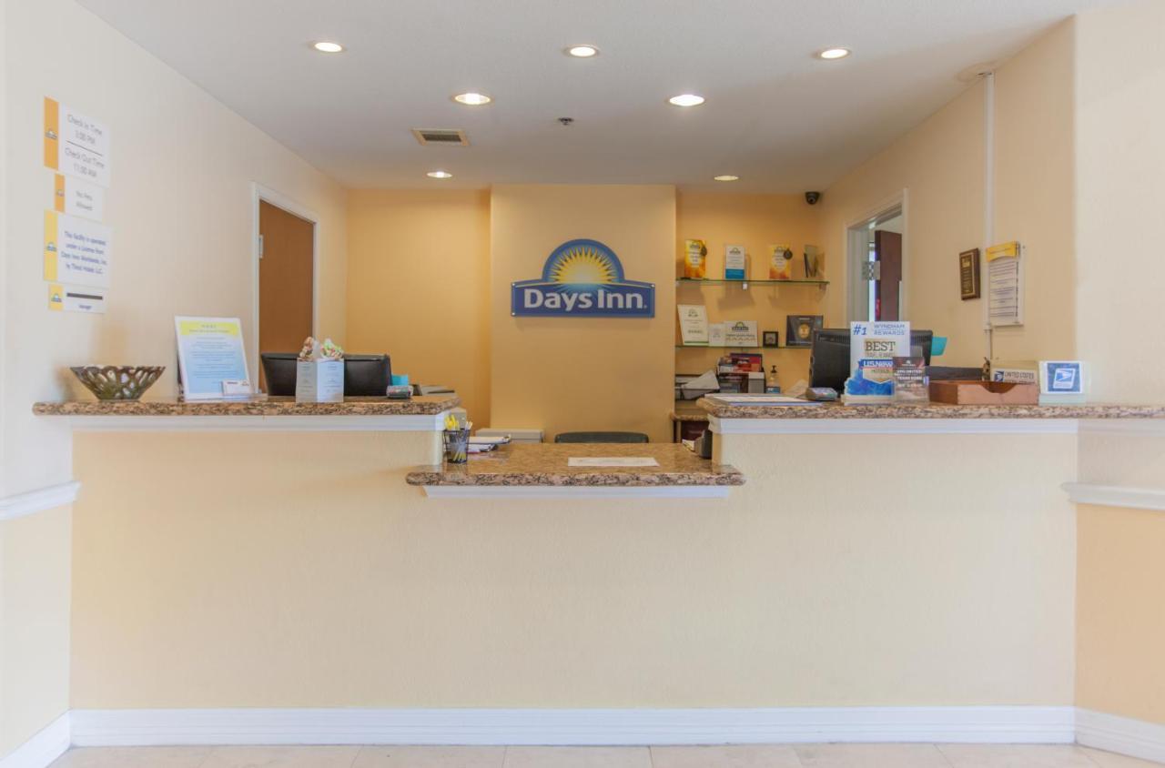 Days Inn By Wyndham Shenandoah The Woodlands Extérieur photo
